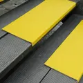 Trappetrin grp skridsikker grov gul