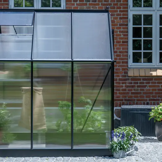 Halls ICON 6 3,7 m² sort m/4 mm polycarbonat og fundament