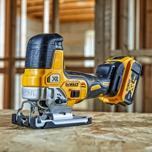 DeWALT DCS335N18V XR stiksav solo