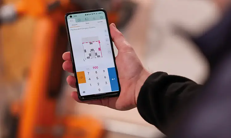 KOBOTS skærerobotter styres nemt via en app