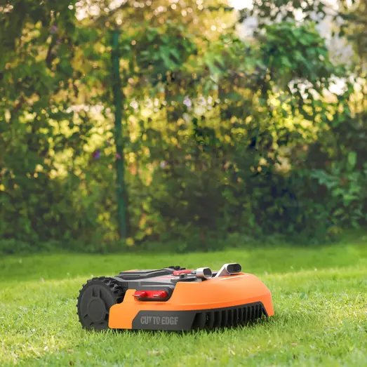 Worx WR167E Landroid M700 Plus robotplæneklipper - OBS Mindre skader på emballagen