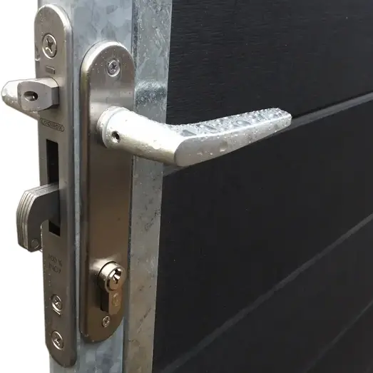 PLUS Artura komposit enkeltlåge 115×135 cm højrehængt m/gråsorte stolper til nedstøbning