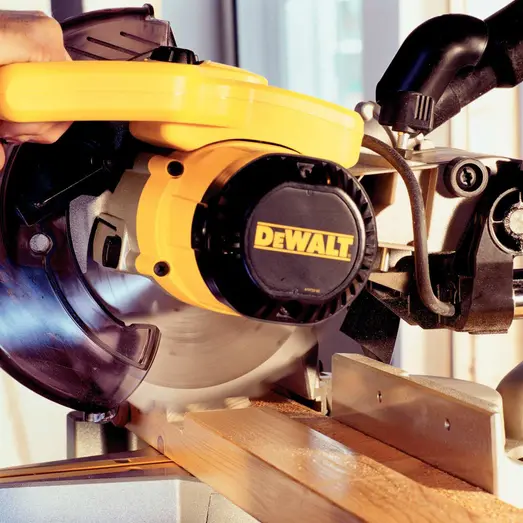 DeWALT DW712N kap-/geringssav 1650 W Ø216 mm m/udtræk