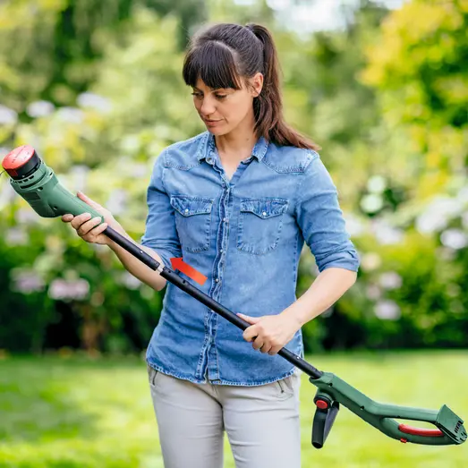 Bosch Easy GrassCut 18V-26 græstrimmer 1x2.5 Ah batteri og lader