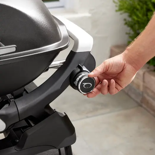 Weber Premium Q2200N gasgrill inkl. vogn