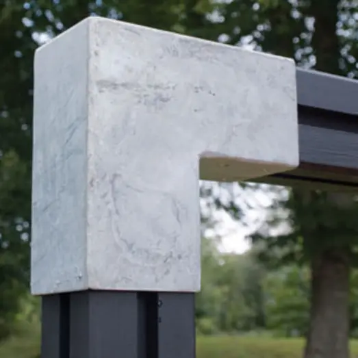 Plus Cubic hjørnebeslag t/stolpe enkelt varmgalvaniseret 7x7 cm
