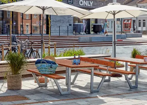 Lækker Classic bord- og bænkesæt fra PLUS
