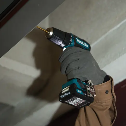 Makita DF332DSMJ bore-/skruemaskine 12V inkl. 2x 4,0Ah batterier og lader