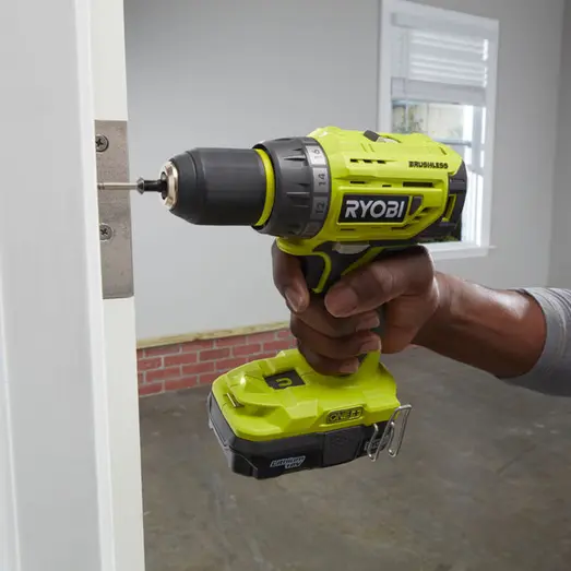 Ryobi R18DD7-220S bore-/skruemaskine 18V ONE+ 2x2,0 Ah