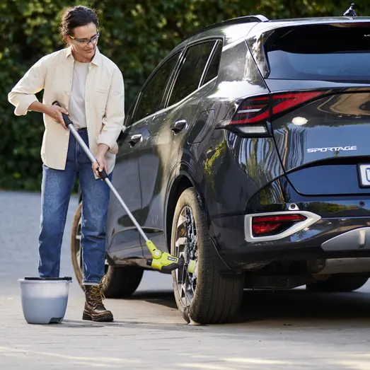 Ryobi RTS4-120G 4V USB rengøringsbørste teleskopisk 1x2,0 Ah batteri