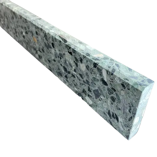 Terrazzo sokkellister caracas slebet overflade og top med fas 40x1,5x7,5 cm