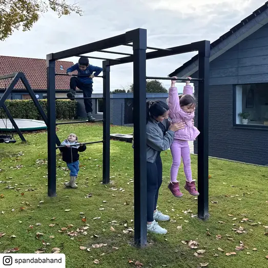 PLUS Outdoor Fitness træningsstativ model 4 sort m/sorte beslag