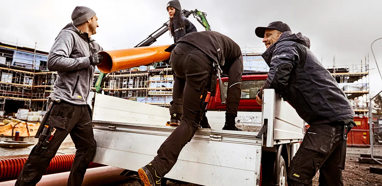 Snickers Workwear med fokus på funktion, pasform og sikkerhed.
