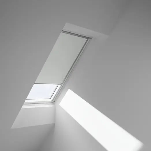 VELUX mørklægningsgardin manuel DKL MK08 mørkeblå 78x140cm