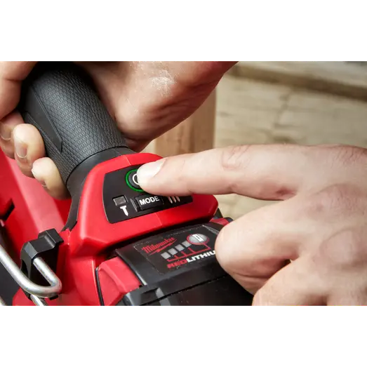 Milwaukee M18 FFN-502C Fuel™ 18V sømpistol 2x5.0 Ah batterier og lader