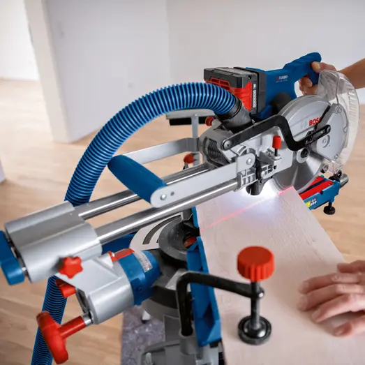 Bosch 18V-216 D akku kap-/geringssav GCM