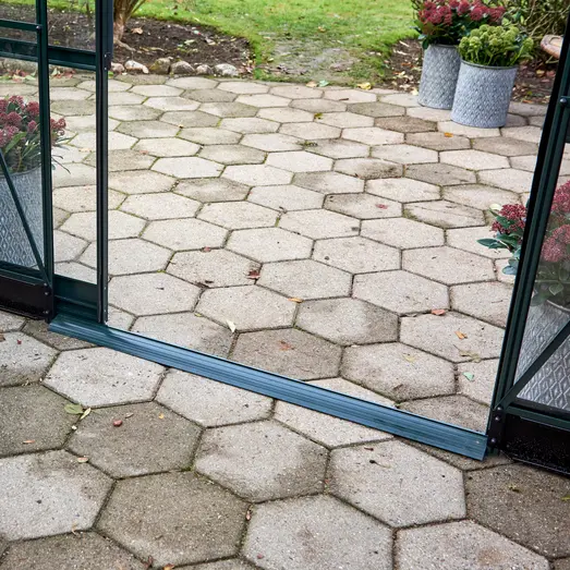 Halls ICON Gardenhouse 8 13 m² sort m/3 mm hærdet glas og fundament