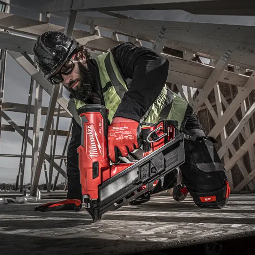 Milwaukee M18 FFN-502C Fuel™ 18V sømpistol 2x5.0 Ah batterier og lader