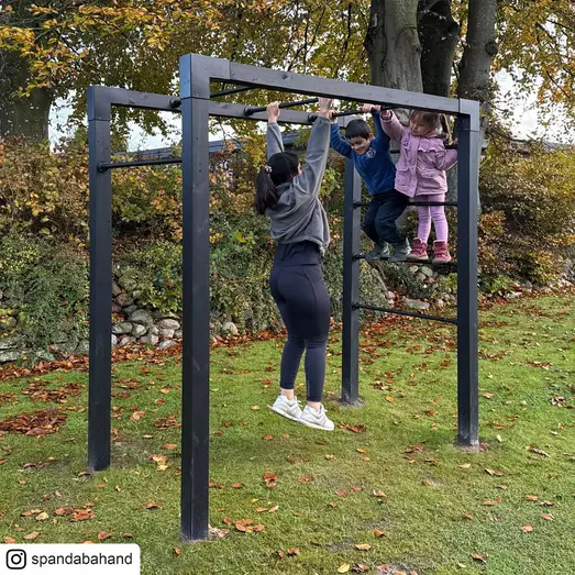 PLUS Outdoor Fitness træningsstativ model 4 sort m/sorte beslag