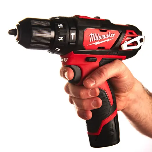 Milwaukee M12 BPD 12V slagboremaskine 2x2.0 Ah batterier og lader i kuffert