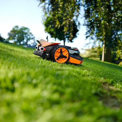 Worx Vision WR208E robotplæneklipper 800 m2 - OBS Mindre skader på emballagen