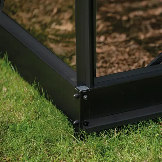 Halls ICON 8 11,2 m² sort m/3 mm delt glas og fundament