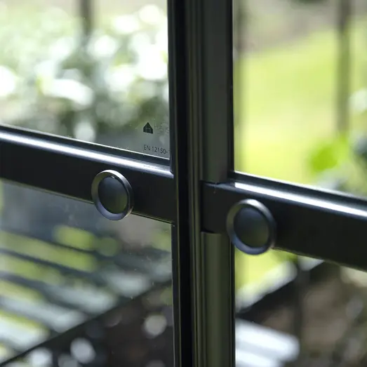 Halls ICON Planthouse 6 7,3 m² sort m/3 mm hærdet glas og fundament