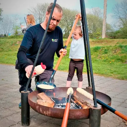 Bon-Fire tilbehørssæt med 4 snobrødspinde, 2 pandekagepander og 2 poptop