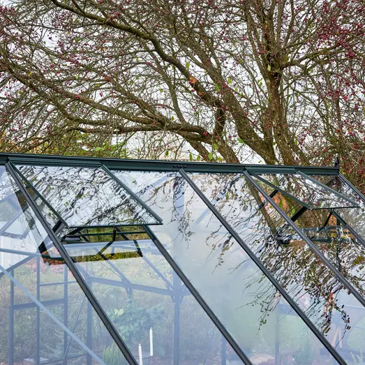 Halls ICON Gardenhouse 8 13 m² sort m/3 mm hærdet glas og fundament